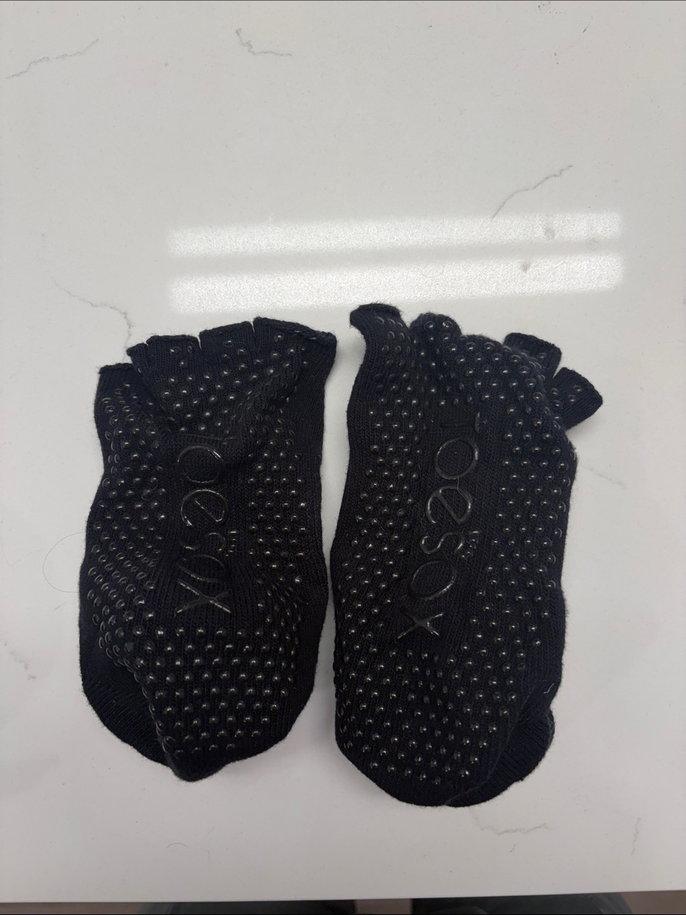 Pilates Toesox Toe-Loop Grip Socks in Black